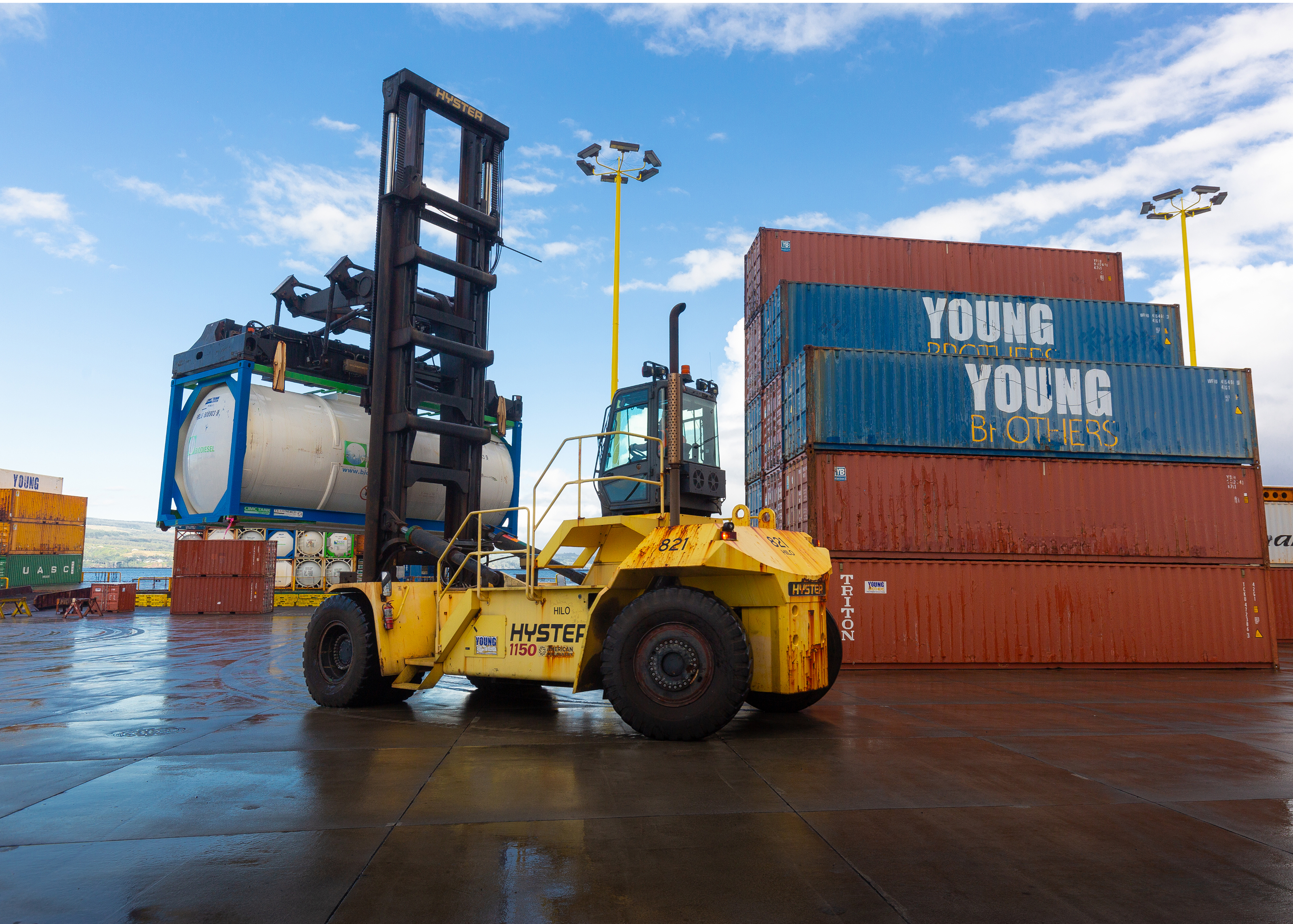 Port with shipping containers and loader