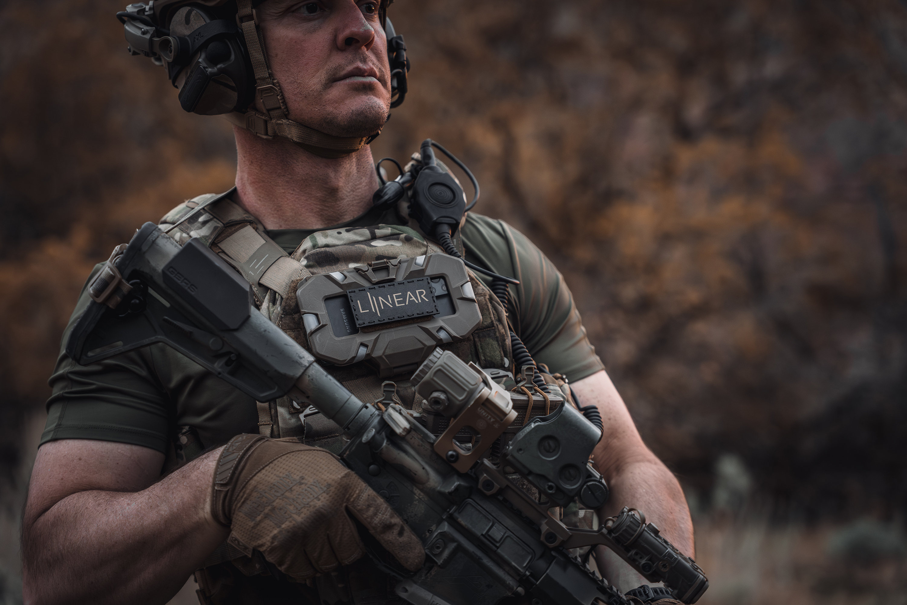 LINEAR Clothing Operator in tactical gear
